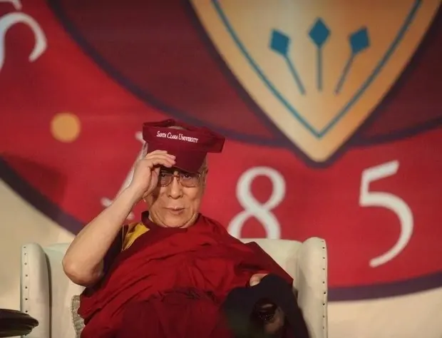 "Soyez honnêtes" : les conseils du Dalai Lama aux dirigeants de la Silicon Valley