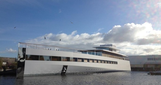 Le yatch de Steve Jobs bloqué après une plainte de Philippe Starck