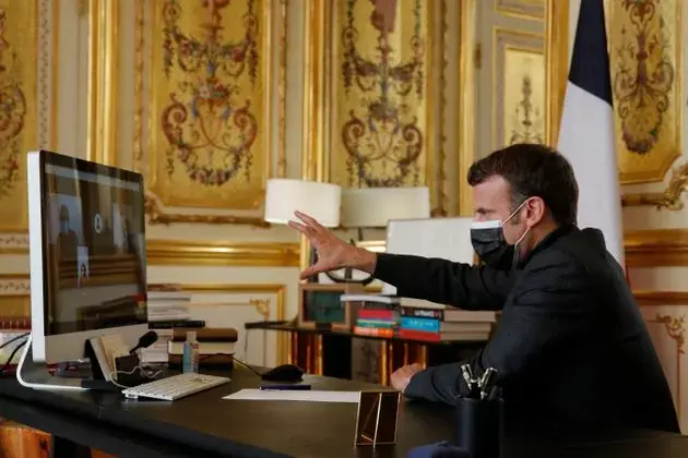 L'image du soir : l'iMac d'Emmanuel Macron n'est plus tout jeune !