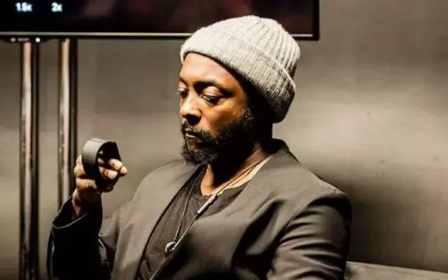 Will.i.am présente sa nouvelle smartwatch autonome