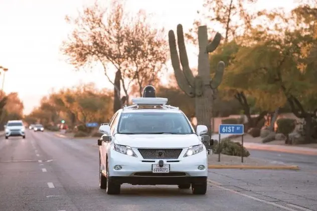 Véhicules autonomes : Volvo fait des tests en Chine, Google en Arizona