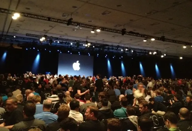 Keynote : H-30mn : tous sur keynote.mac4ever.com !