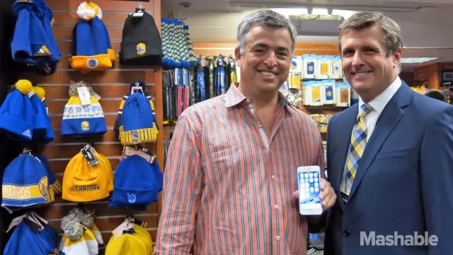 L'image du jour : Eddy Cue a ramené son Apple Watch au stade