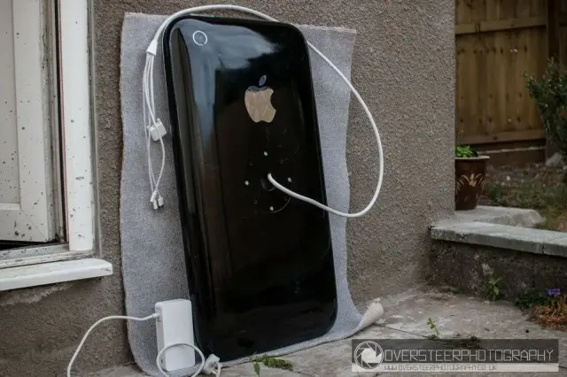 L'image du jour : un iPhone de 30 pouces comme second écran pour son Mac