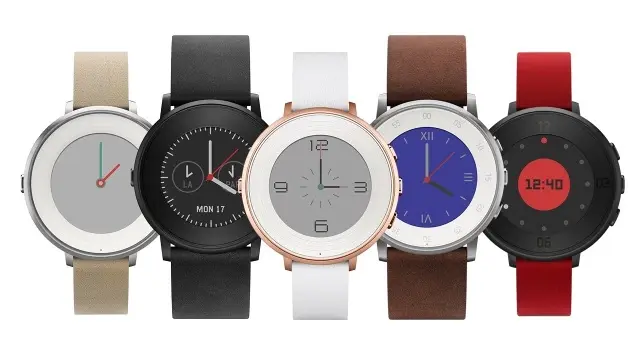 Pebble présente sa nouvelle montre circulaire "Round" (avec un modèle femme)