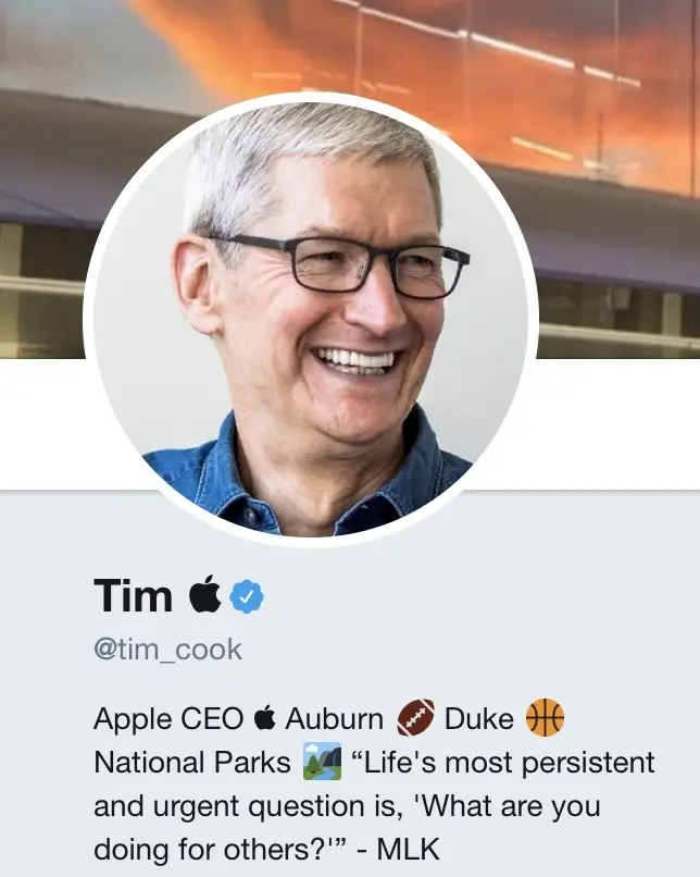 L'image du soir : Tim Cook a changé de nom sur Twitter (pour faire plaisir à Donald Trump)