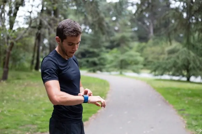 Les Fitbit Charge HR et Surge améliorent leur suivi des activités sportives