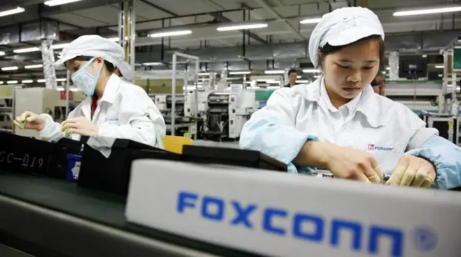 Foxconn relance "prudemment" la production des iPhone