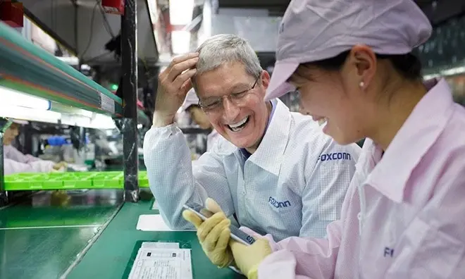 Tim Cook surveille la production des iPhone 6 depuis l'usine de Foxconn