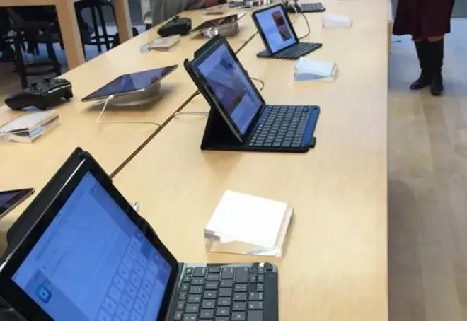 L'iPad sur la touche dans les Apple Store