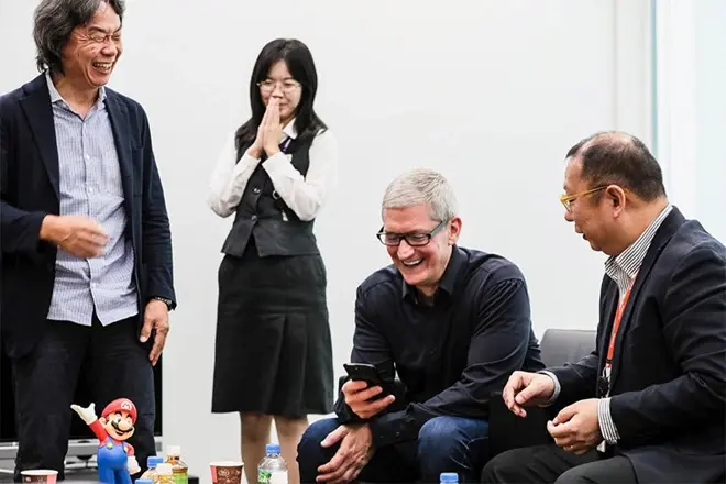 Tim Cook profite déjà de Super Mario Run (avec Shigeru Miyamoto)