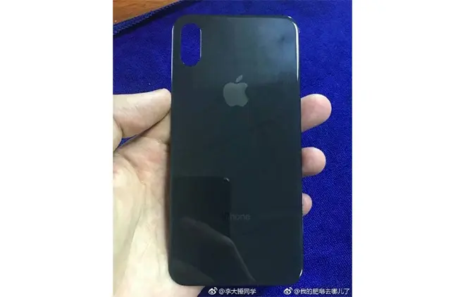 L'image du jour : un dos supposé appartenir à l'iPhone 8 à nouveau en vadrouille