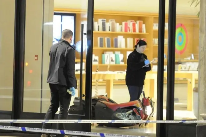 L'Apple Store de Regent Street attaqué au "scooter bélier" !