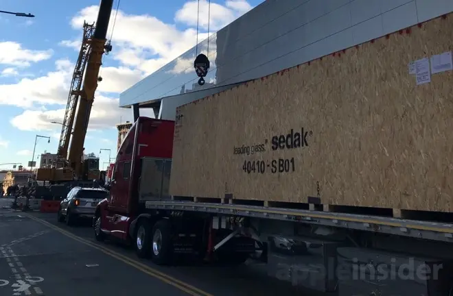 Et un colis express pour l’Apple Store de Brooklyn, un !