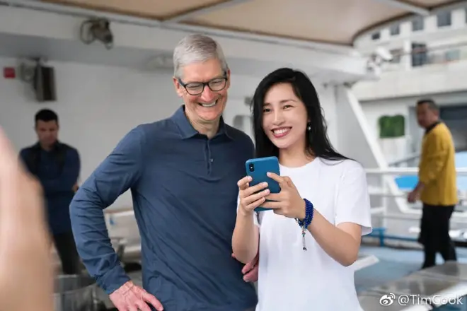 Tim Cook serait en Chine pour relancer les ventes d'iPhone XS et visiter des écoles