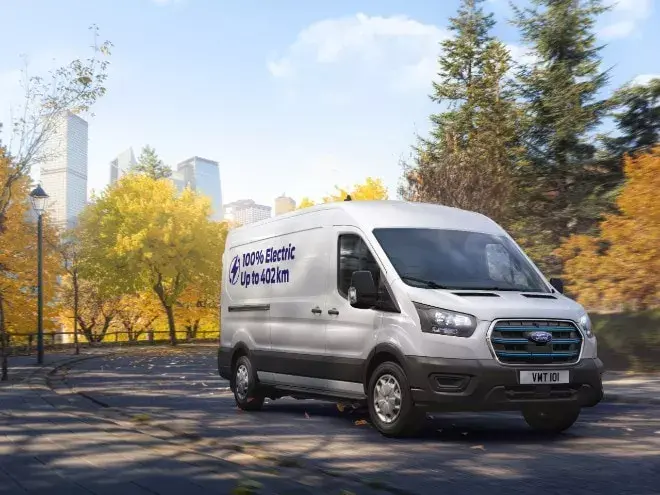 Autonomie de 400Km, 22kW et charge rapide pour le Ford E-Transit !