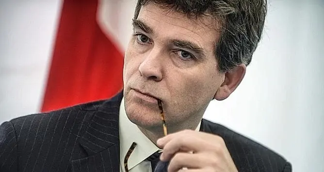 SFR : Arnaud Montebourg s'auto-félicite et continue de "mettre la pression"