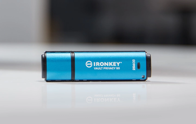 Une nouvelle version USB 3.2 de la clé chiffrée IronKey Vault Privacy 50 chez Kingston