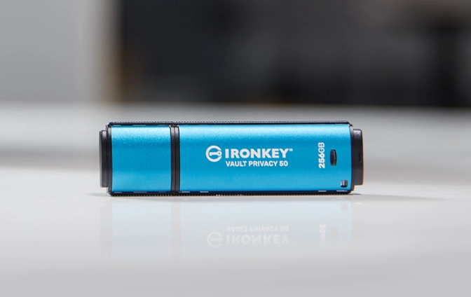 Une nouvelle version USB 3.2 de la clé chiffrée  IronKey Vault Privacy 50 chez Kingston