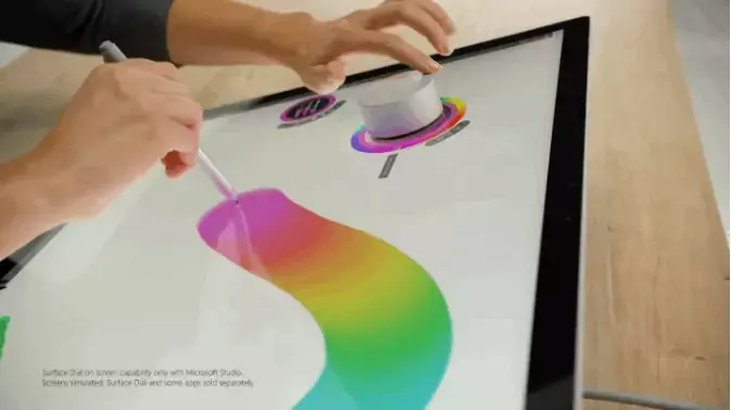 Surface Dial, une palette électronique qui se colle sur l'écran (Microsoft)