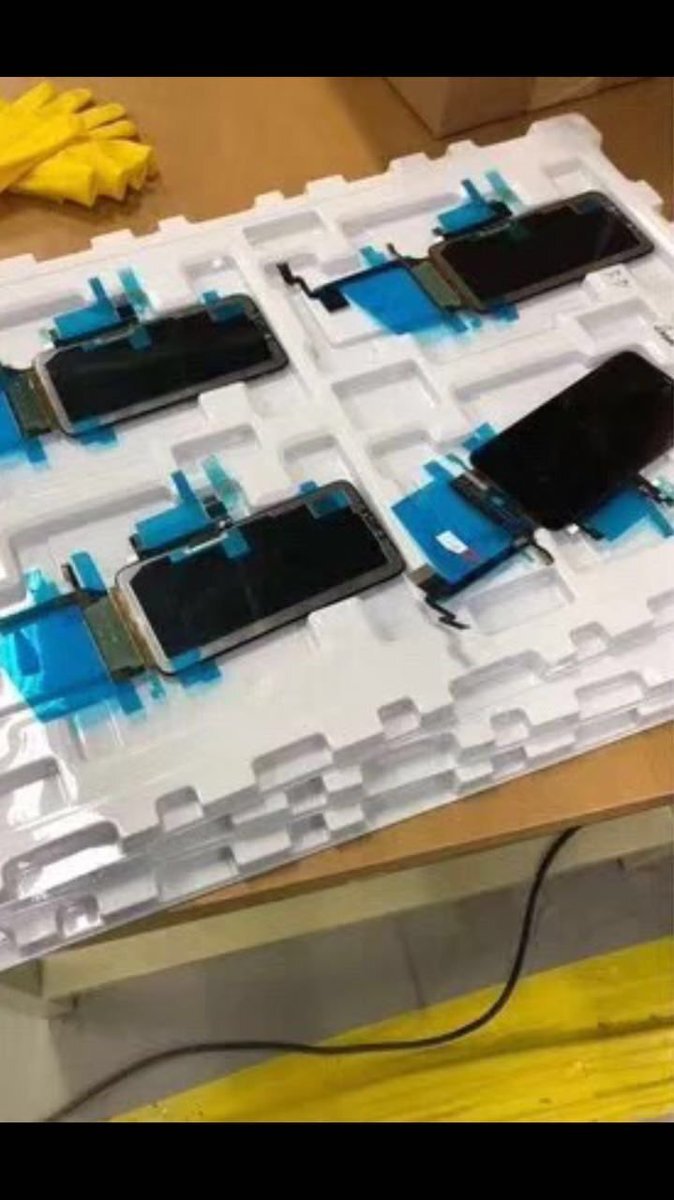 L'image du jour : cet écran OLED de 6,1 pouces serait destiné à l'un des iPhone 2018