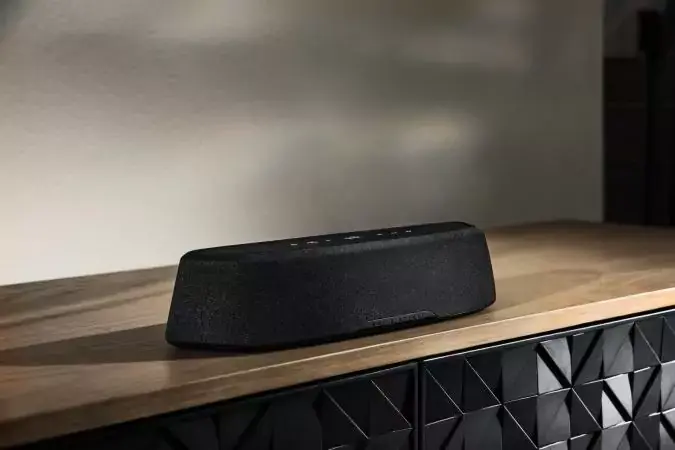 Une barre de son Dolby Atmos vraiment compacte et AirPlay 2 chez Polk Audio