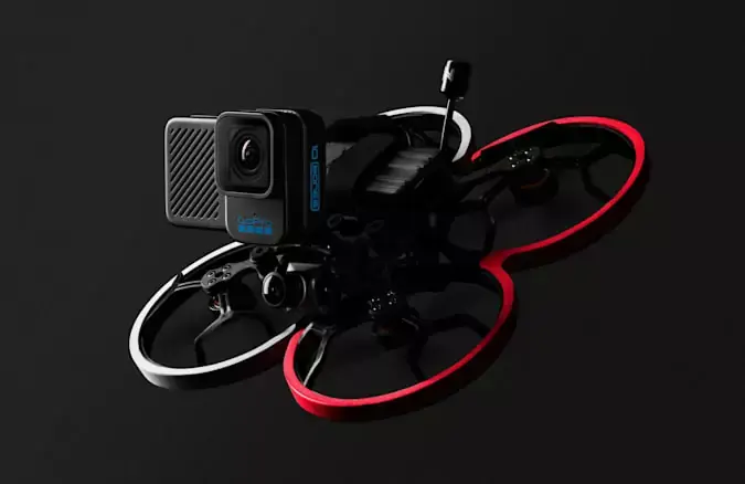 La nouvelle GoPro se soude sur un drone FPV