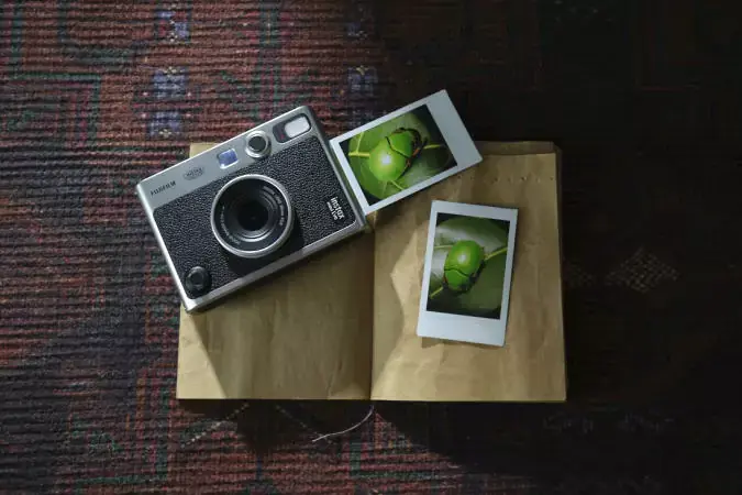 Fujifilm présente l'Instax Mini Evo au look vintage