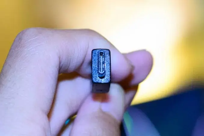 Un premier vrai test du connecteur USB 3.1 réversible (Type-C)