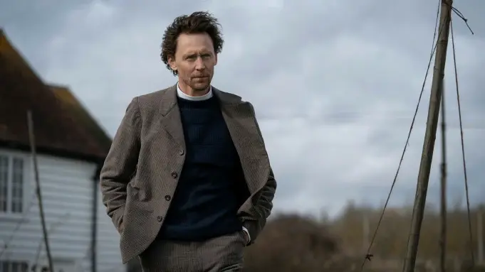 Apple TV + : Tom Hiddleston, Alexander Siddig et M. Night Shyamalan