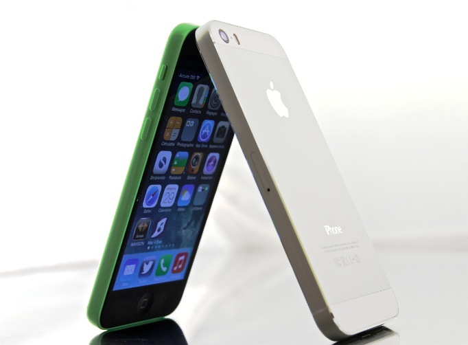 Apple abaisse ses demandes d'iPhone 5c, augmente celles d'iPhone 5s