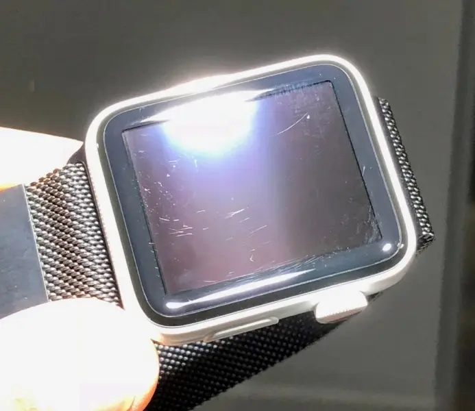 Apple poursuivie pour une Apple Watch rayée