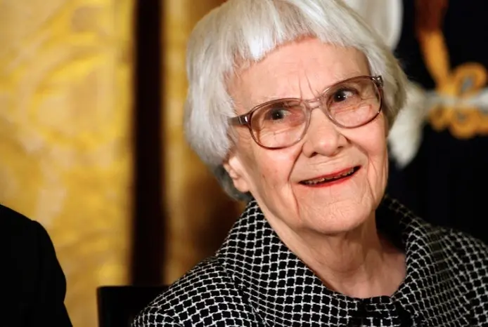 Tim Cook rend hommage à la romancière Harper Lee, décédée à 89 ans