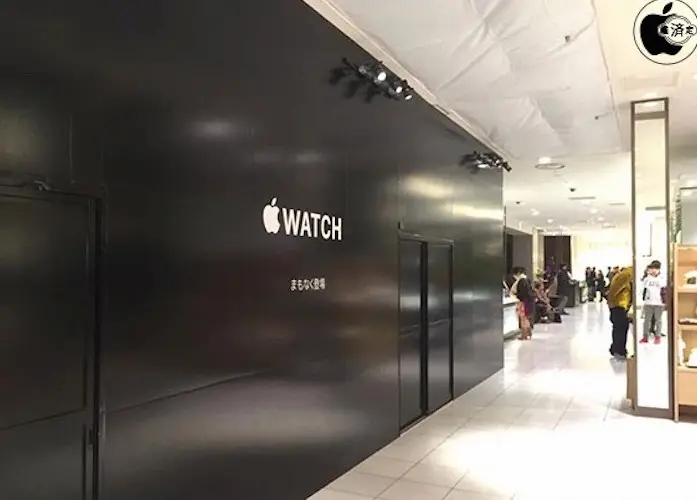 L'image du jour : le stand qui accueillera l'Apple Watch à Isetan dès le 10 avril prend forme