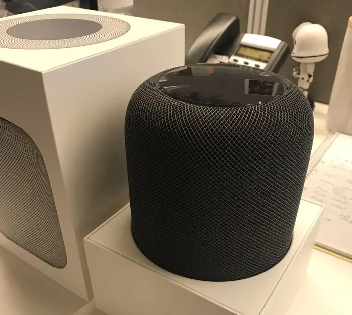 Premiers déballages du HomePod ! (et un guide d'utilisation)