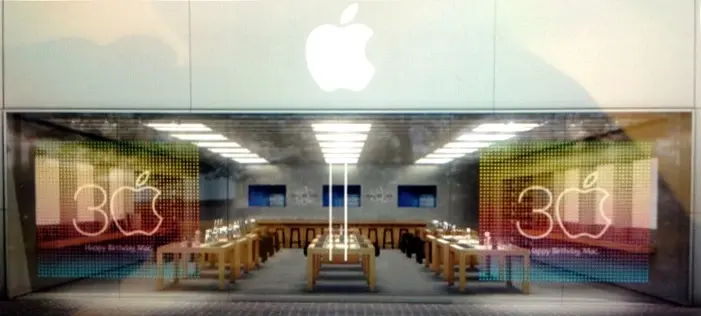 Les 30 ans du Mac en vitrine et en LED dans les Apple Store