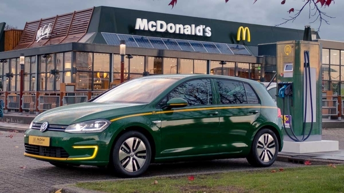 Volkswagen met aux enchères une e-Golf McDonald’s (un modèle unique)