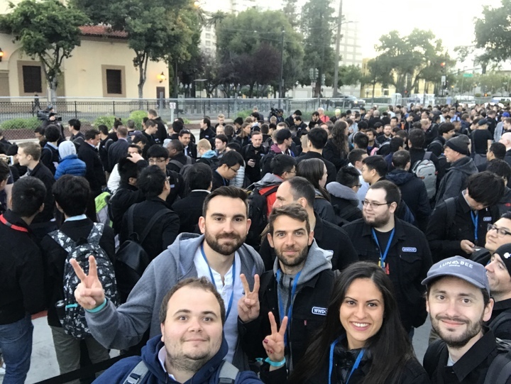 #WWDC : beaucoup de développeurs se pressent devant le McEnery Convention Center (photos)