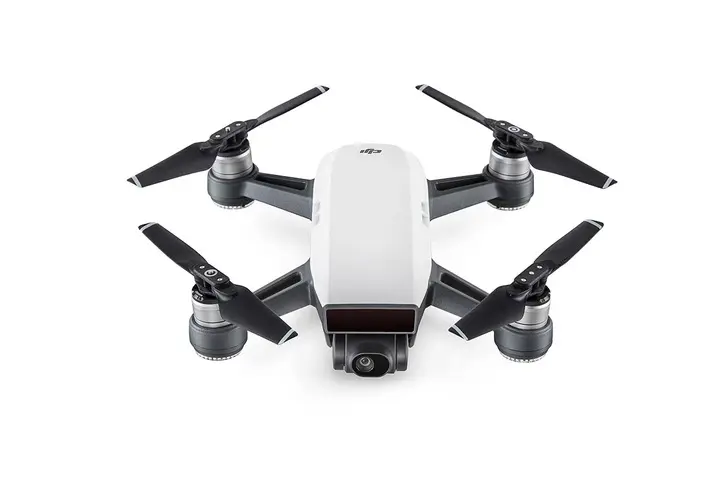 Le drone Spark de DJI gagne des raccourcis gestuels et un mode selfie à 180°