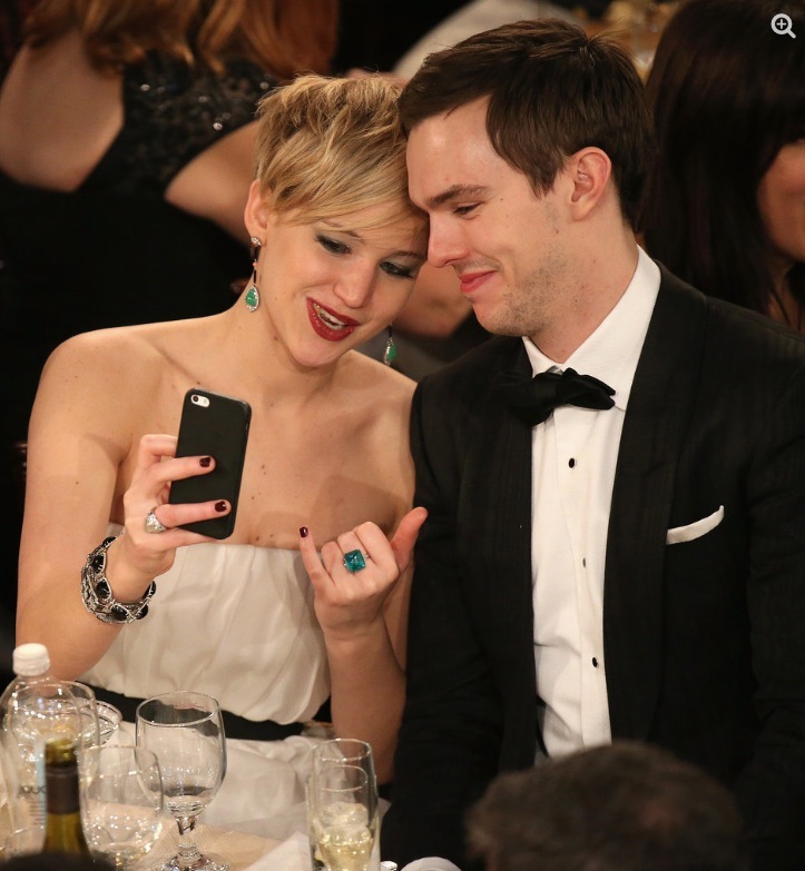 People : Jennifer Lawrence et Kim Kardashian sont adeptes du selfie