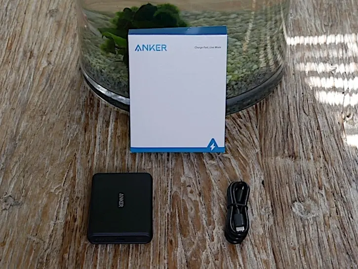 Prise en main de la batterie magnétique/chargeur sans fil d'Anker à 27,99€