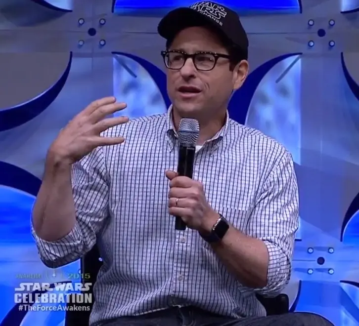 Une Apple Watch sur le bras de JJ Abrams lors de la conférence Star Wars