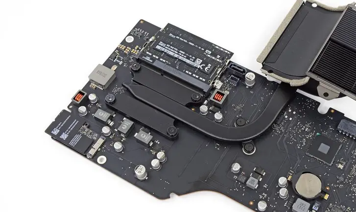 Un second connecteur pour un SSD PCIe en rab sur l'iMac 21,5"