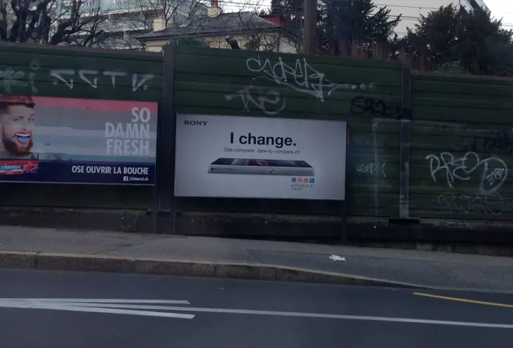 L'image du jour : Sony vise Apple dans ses pubs pour promouvoir le Z1 Compact