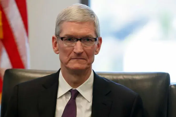 Tim Cook révèle pourquoi il s'est entretenu avec Donald Trump