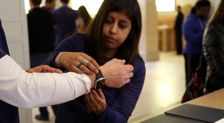 Apple Watch : des délais pessimistes, des commandes annulées et du stock le 24 en boutique ?