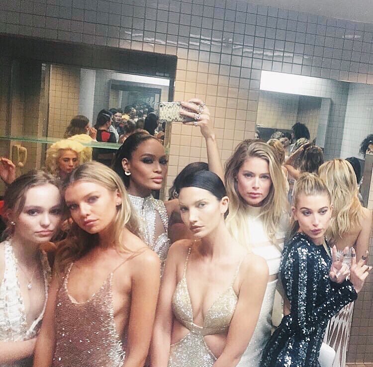 People : JLo, Lily Collins, Céline Dion, Pamela Anderson, Lady Gaga et Emily Ratajkowski