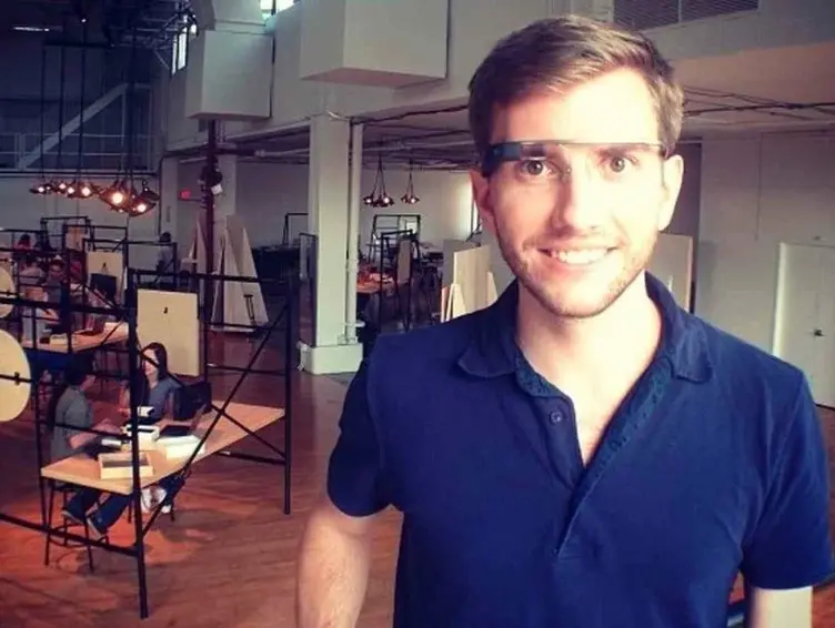 Un Explorer préfère son iPhone aux Google Glass qui lui donnent des migraines