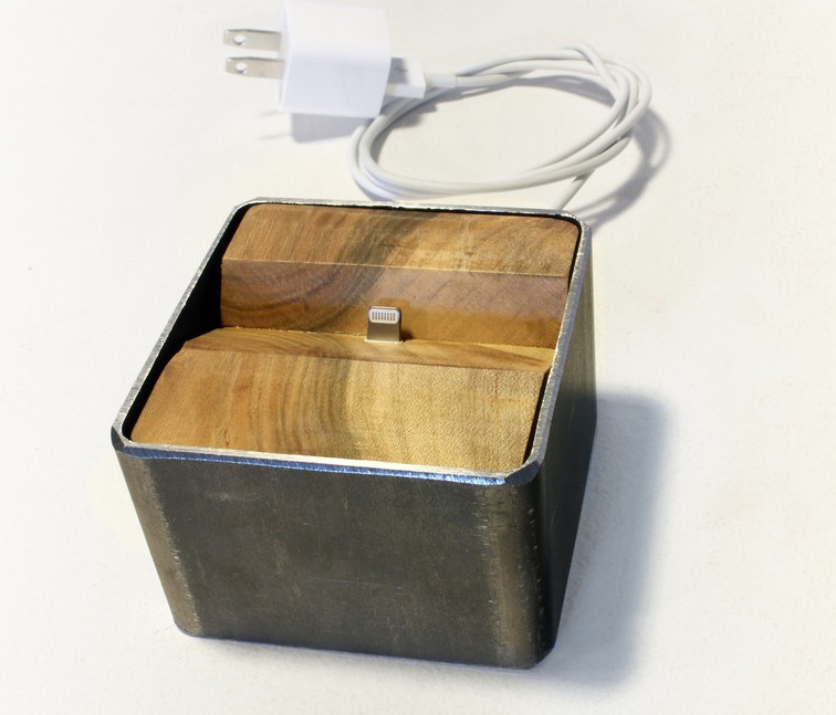 iPhone 5 : un dock au look DIY vendu au prix de l'or