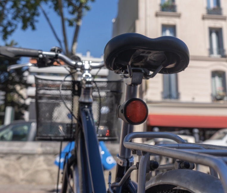 Premier coup d'oeil sur le "Bike Tracker" du français Invoxia (en story)